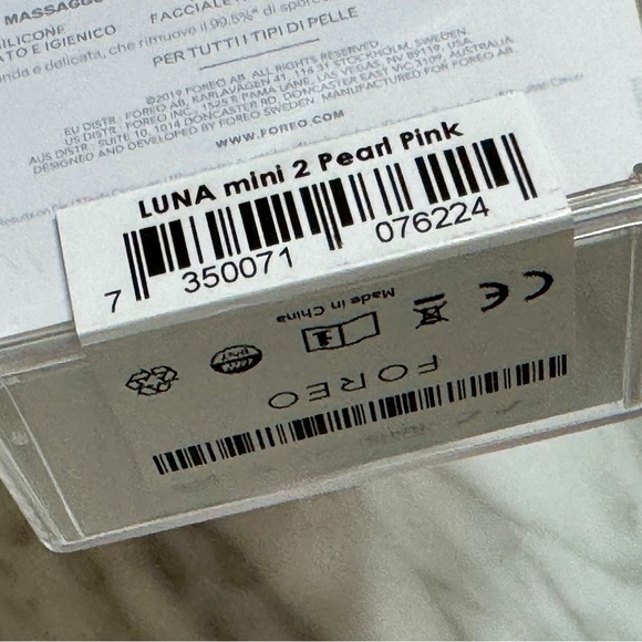 Foreo, Luna Mini 2 Facial Cleansing Device, Pearl Pink - Picture 3 of 4